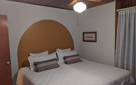 Mid Century Style Cottage Near Historic Downtown